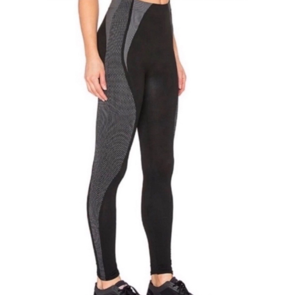 Spanx Black Gray Seamless‎ Compression High Waisted Activewear Leggings Medium